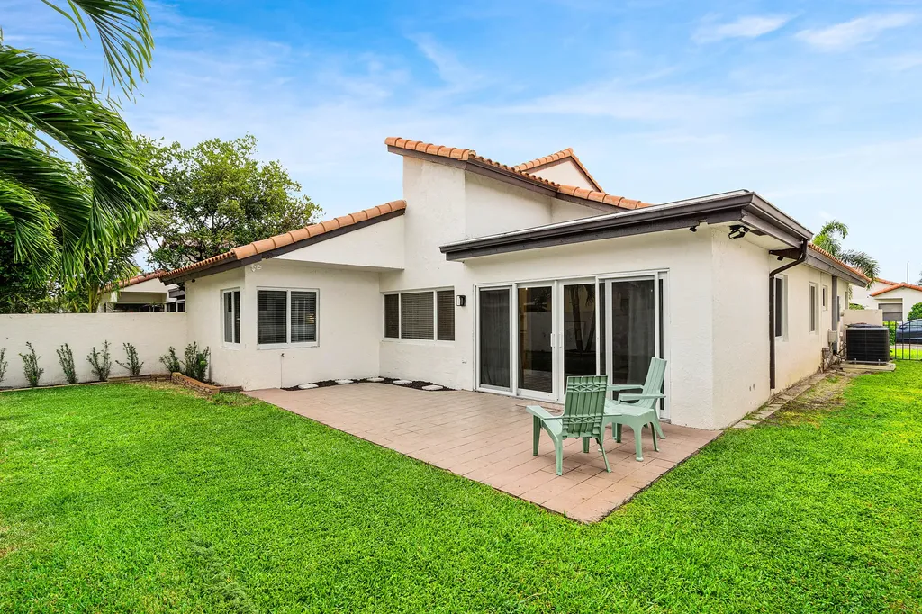 7674 Solimar Circle Boca Raton FL 33433