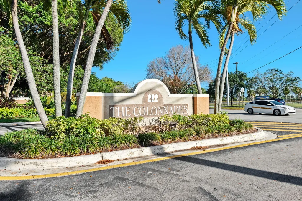 832 NW 92nd Avenue Plantation FL 33324