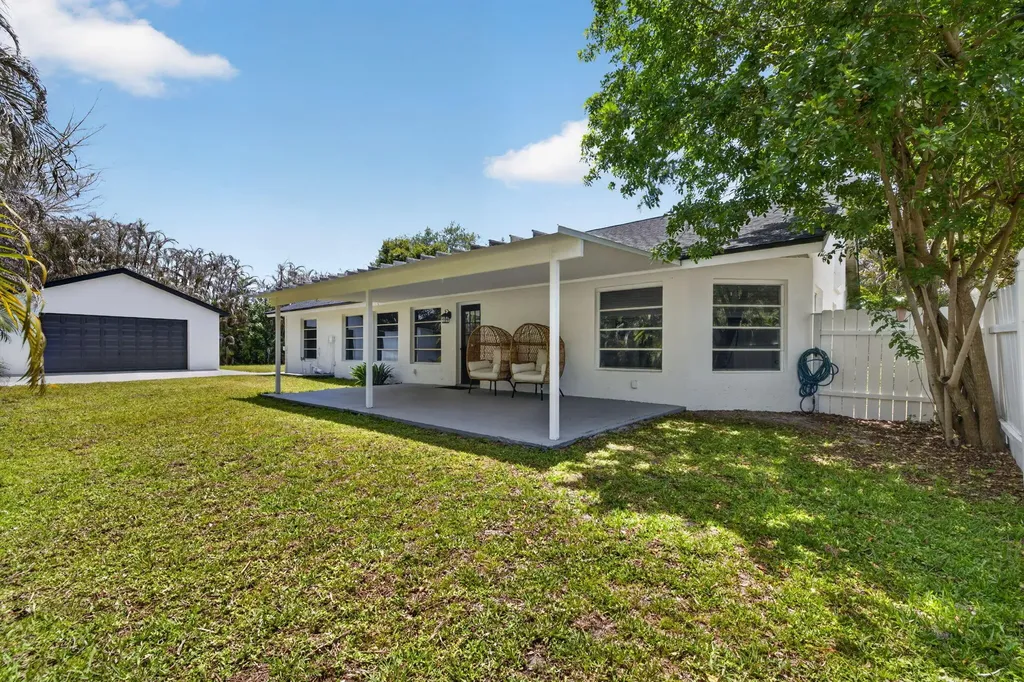 1721 SW Ocean Cove Avenue Port St Lucie FL 34953