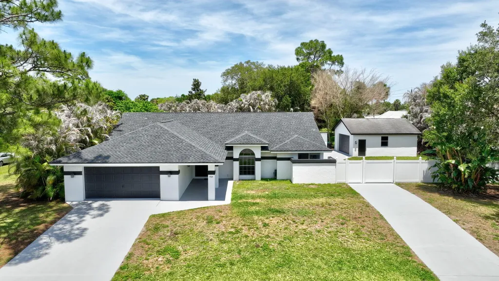 1721 SW Ocean Cove Avenue Port St Lucie FL 34953