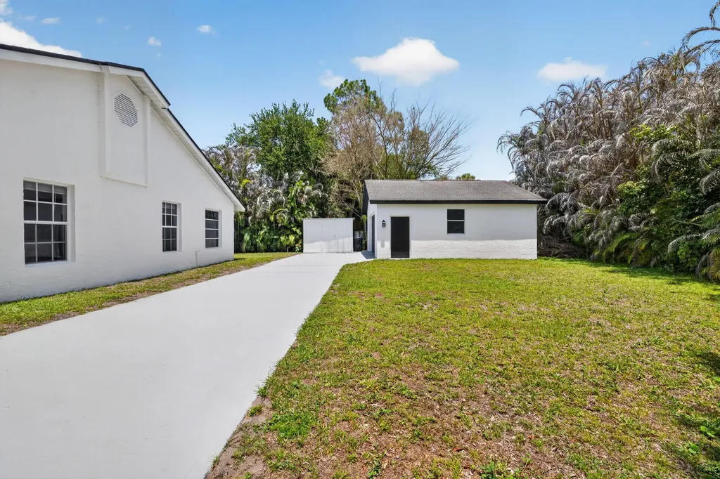 1721 SW Ocean Cove Avenue Port St Lucie FL 34953