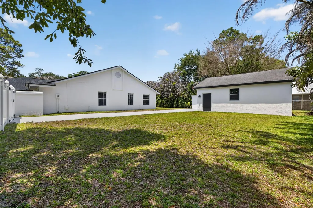 1721 SW Ocean Cove Avenue Port St Lucie FL 34953