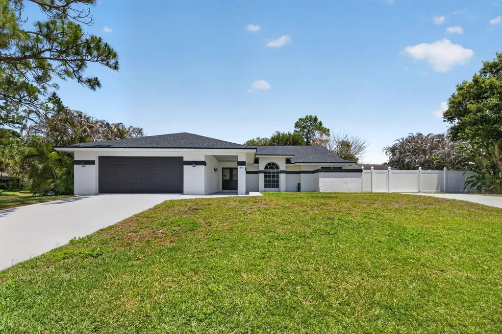 1721 SW Ocean Cove Avenue Port St Lucie FL 34953