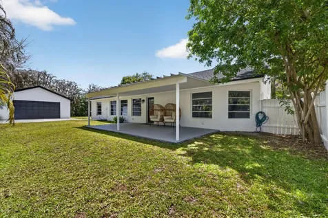 1721 SW Ocean Cove Avenue Port St Lucie FL 34953