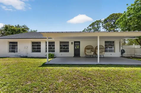 1721 SW Ocean Cove Avenue Port St Lucie FL 34953