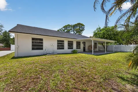 1721 SW Ocean Cove Avenue Port St Lucie FL 34953