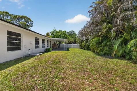1721 SW Ocean Cove Avenue Port St Lucie FL 34953