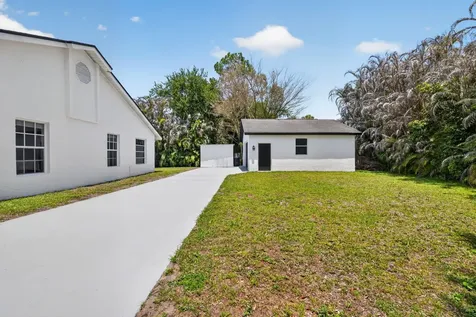 1721 SW Ocean Cove Avenue Port St Lucie FL 34953