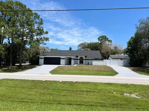 1721 SW Ocean Cove Avenue Port St Lucie FL 34953
