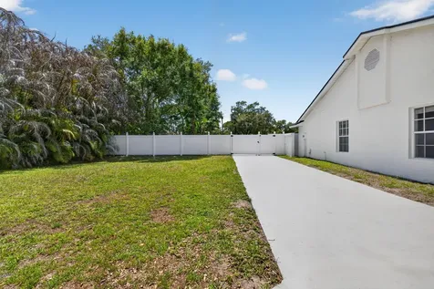 1721 SW Ocean Cove Avenue Port St Lucie FL 34953