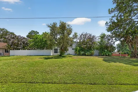 1721 SW Ocean Cove Avenue Port St Lucie FL 34953