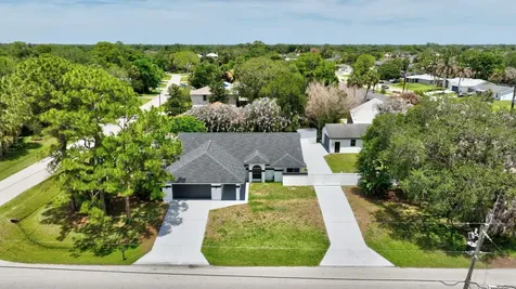 1721 SW Ocean Cove Avenue Port St Lucie FL 34953