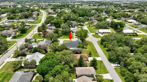 1721 SW Ocean Cove Avenue Port St Lucie FL 34953