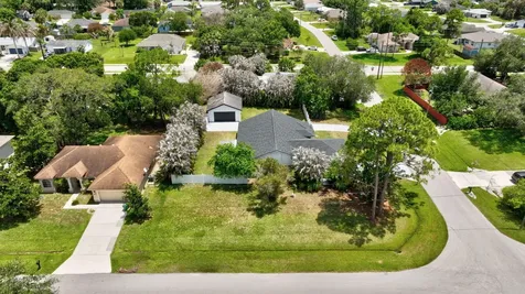 1721 SW Ocean Cove Avenue Port St Lucie FL 34953