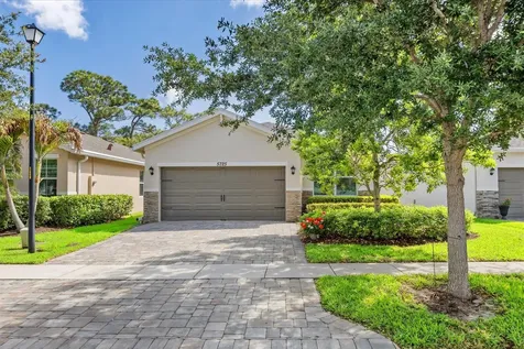 5725 SE Kawana Trail Hobe Sound FL 33455