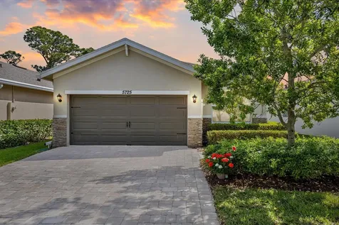5725 SE Kawana Trail Hobe Sound FL 33455