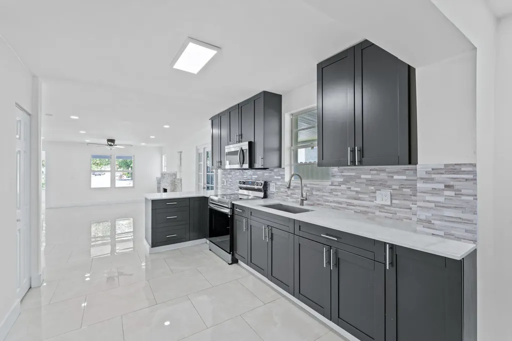 4324 Garden Avenue West Palm Beach FL 33405