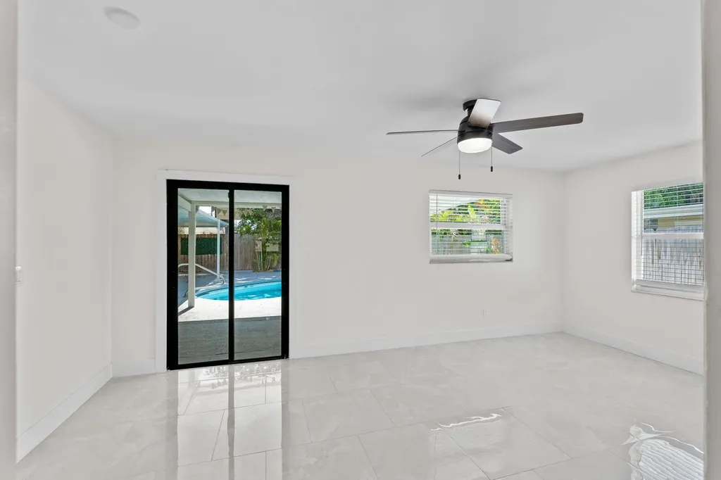 4324 Garden Avenue West Palm Beach FL 33405