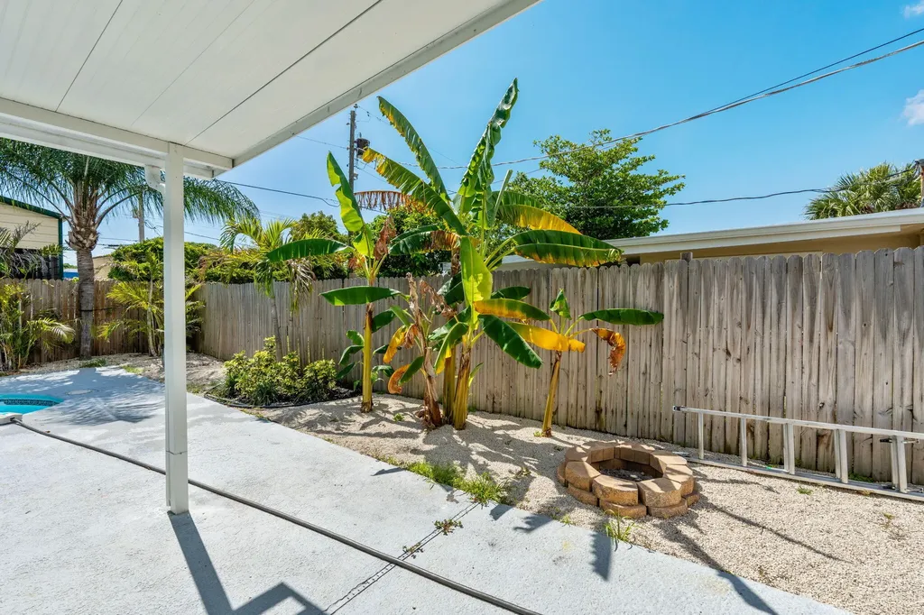 4324 Garden Avenue West Palm Beach FL 33405