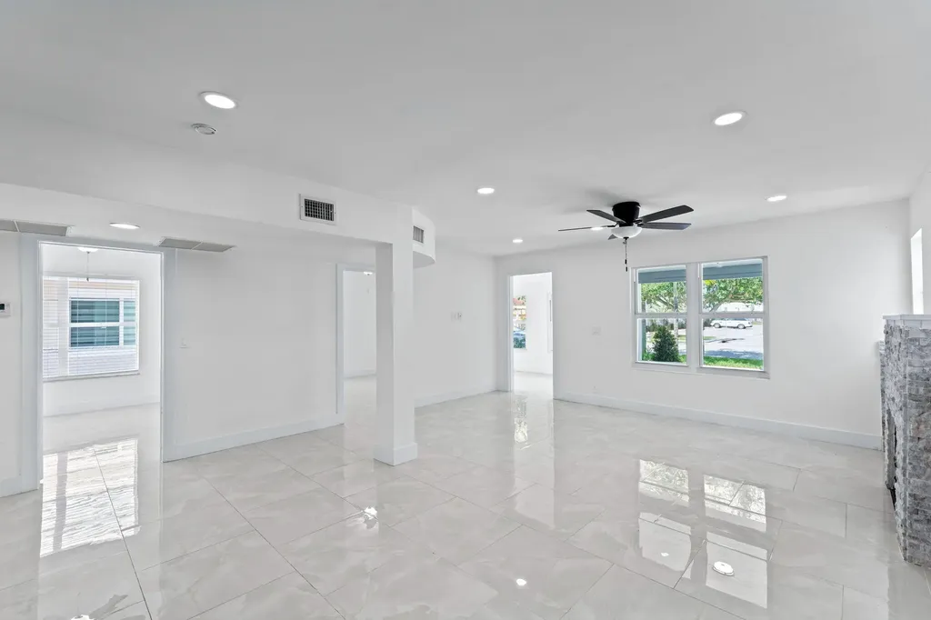 4324 Garden Avenue West Palm Beach FL 33405