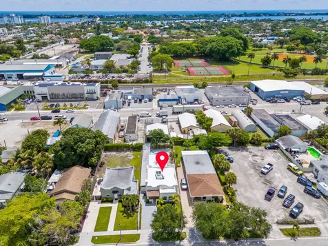 4324 Garden Avenue West Palm Beach FL 33405
