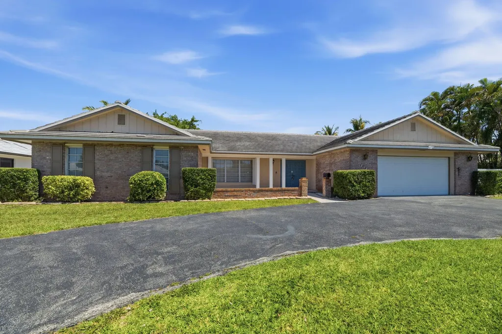 232 Gleneagles Drive Lake Worth FL 33462