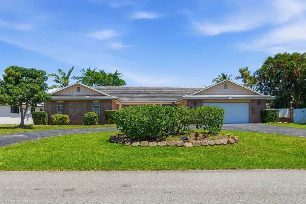 232 Gleneagles Drive Lake Worth FL 33462