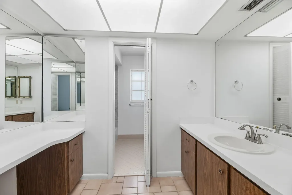 232 Gleneagles Drive Lake Worth FL 33462