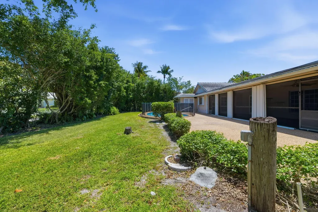 232 Gleneagles Drive Lake Worth FL 33462