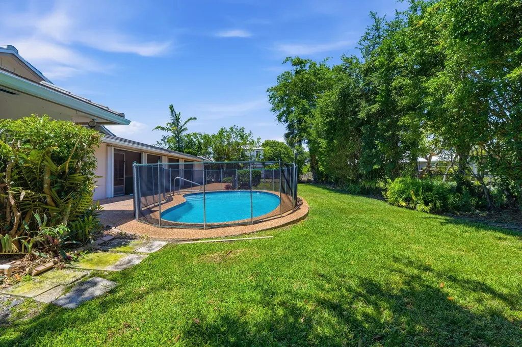 232 Gleneagles Drive Lake Worth FL 33462