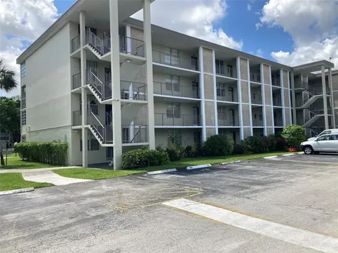 2998 NW 48th Terrace Lauderdale Lakes FL 33313