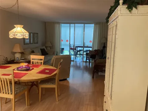 2998 NW 48th Terrace Lauderdale Lakes FL 33313