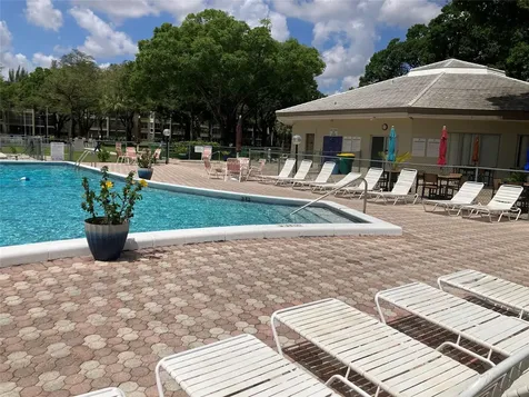2998 NW 48th Terrace Lauderdale Lakes FL 33313