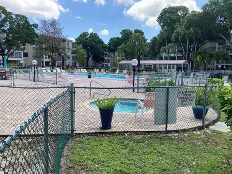 2998 NW 48th Terrace Lauderdale Lakes FL 33313