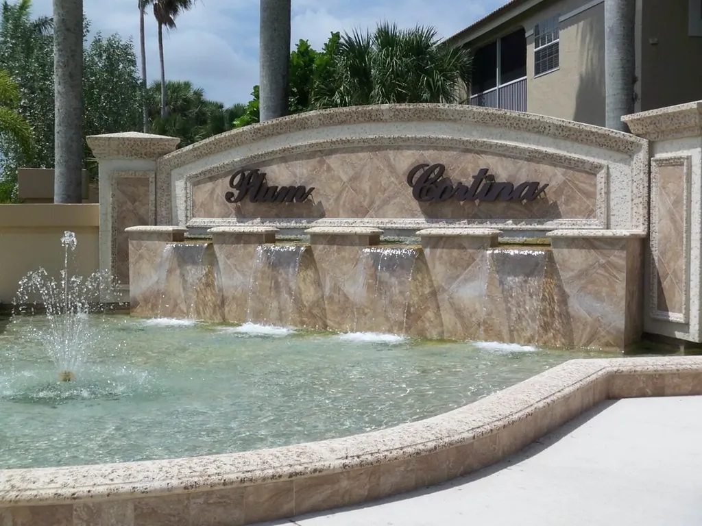 6563 Via Regina Boca Raton FL 33433