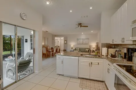 6563 Via Regina Boca Raton FL 33433
