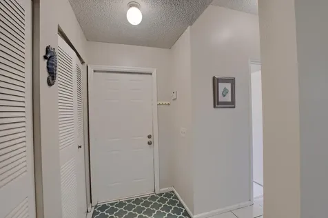6563 Via Regina Boca Raton FL 33433