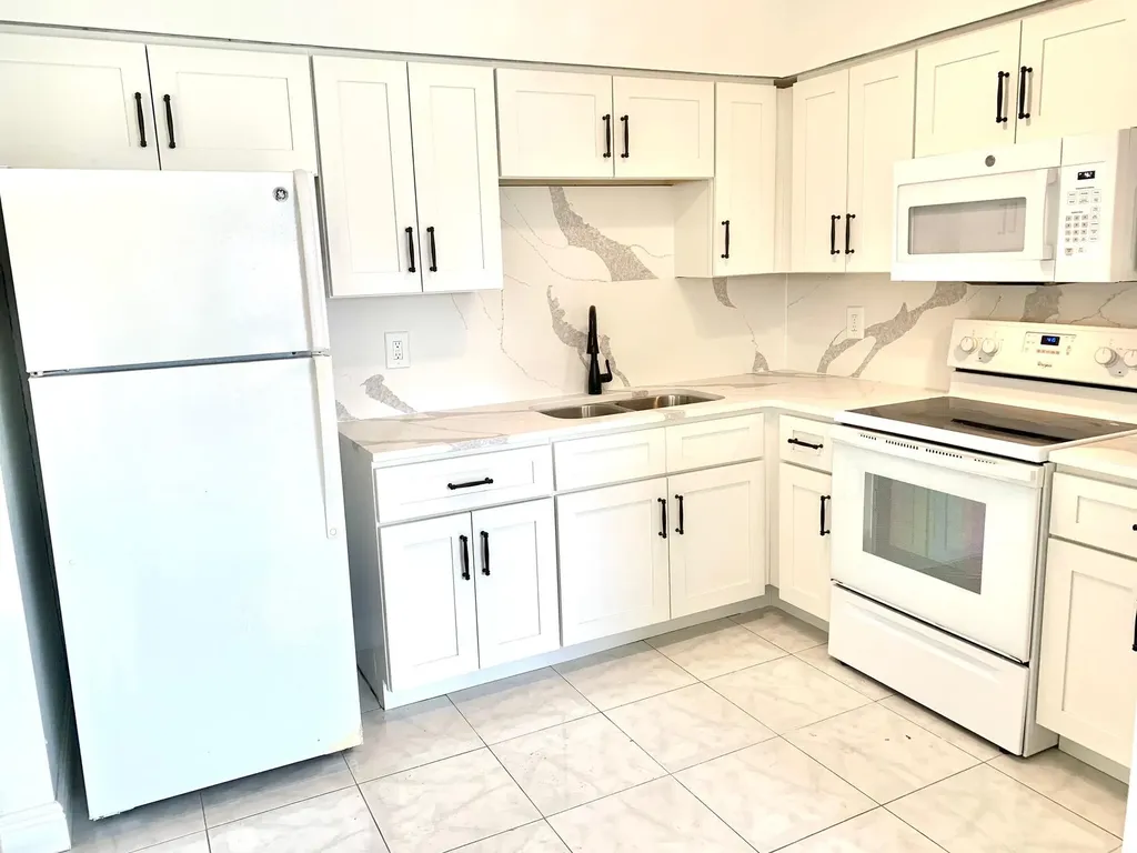 260 NW 19th Street Boca Raton FL 33432