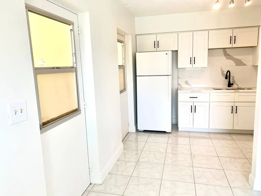 260 NW 19th Street Boca Raton FL 33432