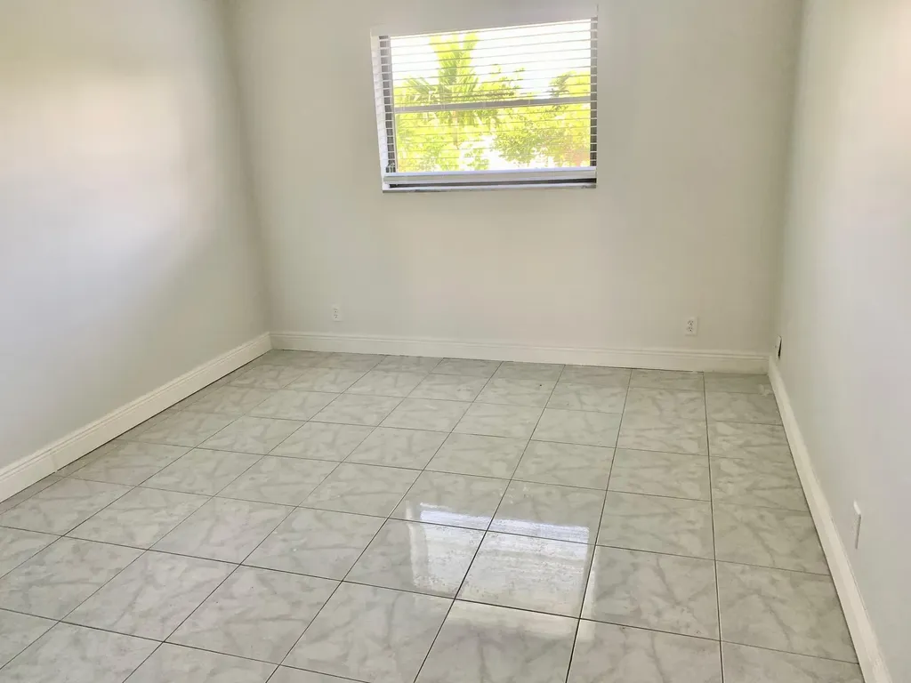 260 NW 19th Street Boca Raton FL 33432