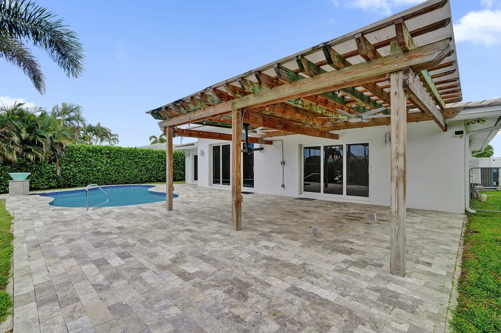 320 SE 5th Avenue Pompano Beach FL 33060