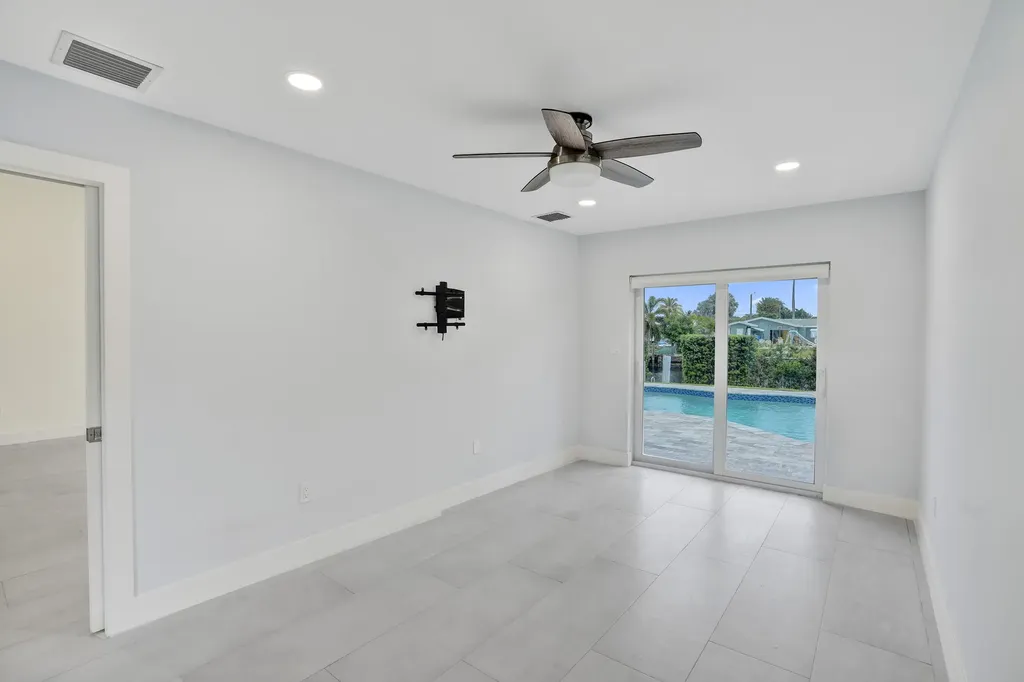 320 SE 5th Avenue Pompano Beach FL 33060