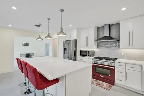 320 SE 5th Avenue Pompano Beach FL 33060