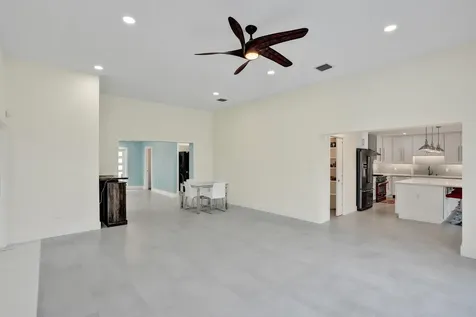 320 SE 5th Avenue Pompano Beach FL 33060
