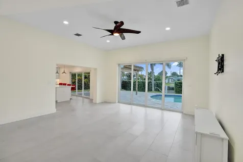 320 SE 5th Avenue Pompano Beach FL 33060