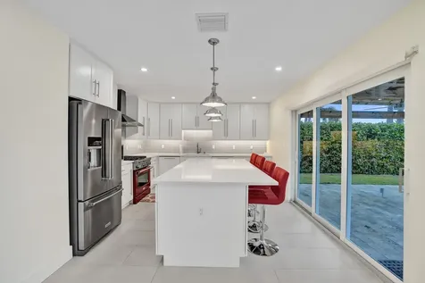 320 SE 5th Avenue Pompano Beach FL 33060