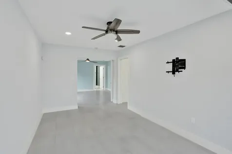 320 SE 5th Avenue Pompano Beach FL 33060