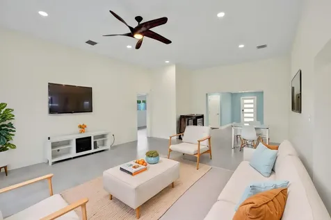 320 SE 5th Avenue Pompano Beach FL 33060