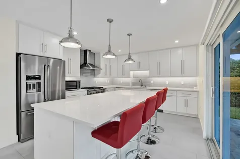320 SE 5th Avenue Pompano Beach FL 33060