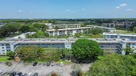 2804 Victoria Way Coconut Creek FL 33066